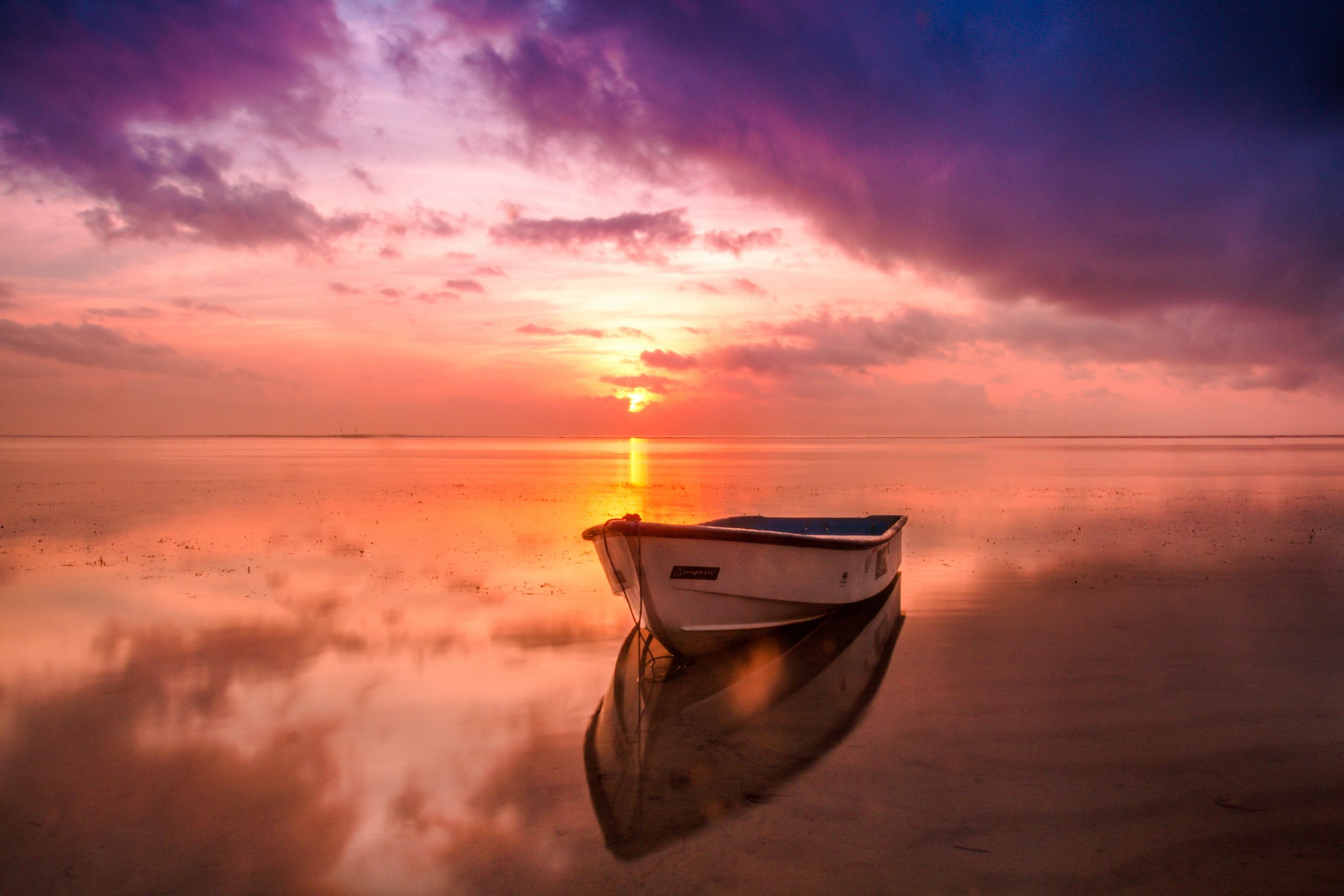 Boat on the sea looking out into the future trends of the industry